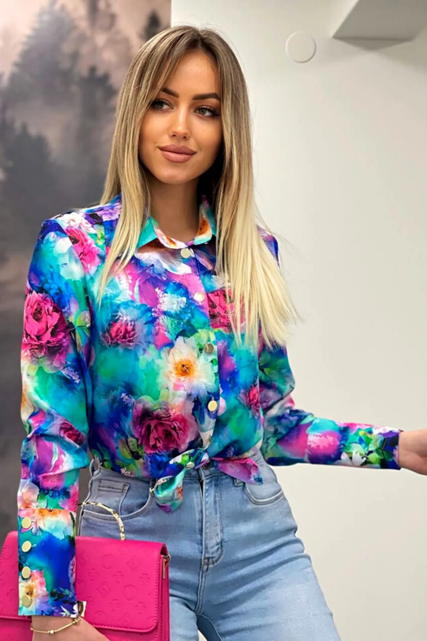 Camicia elegante blu a fantasia floreale multicolore con bottoni dorati