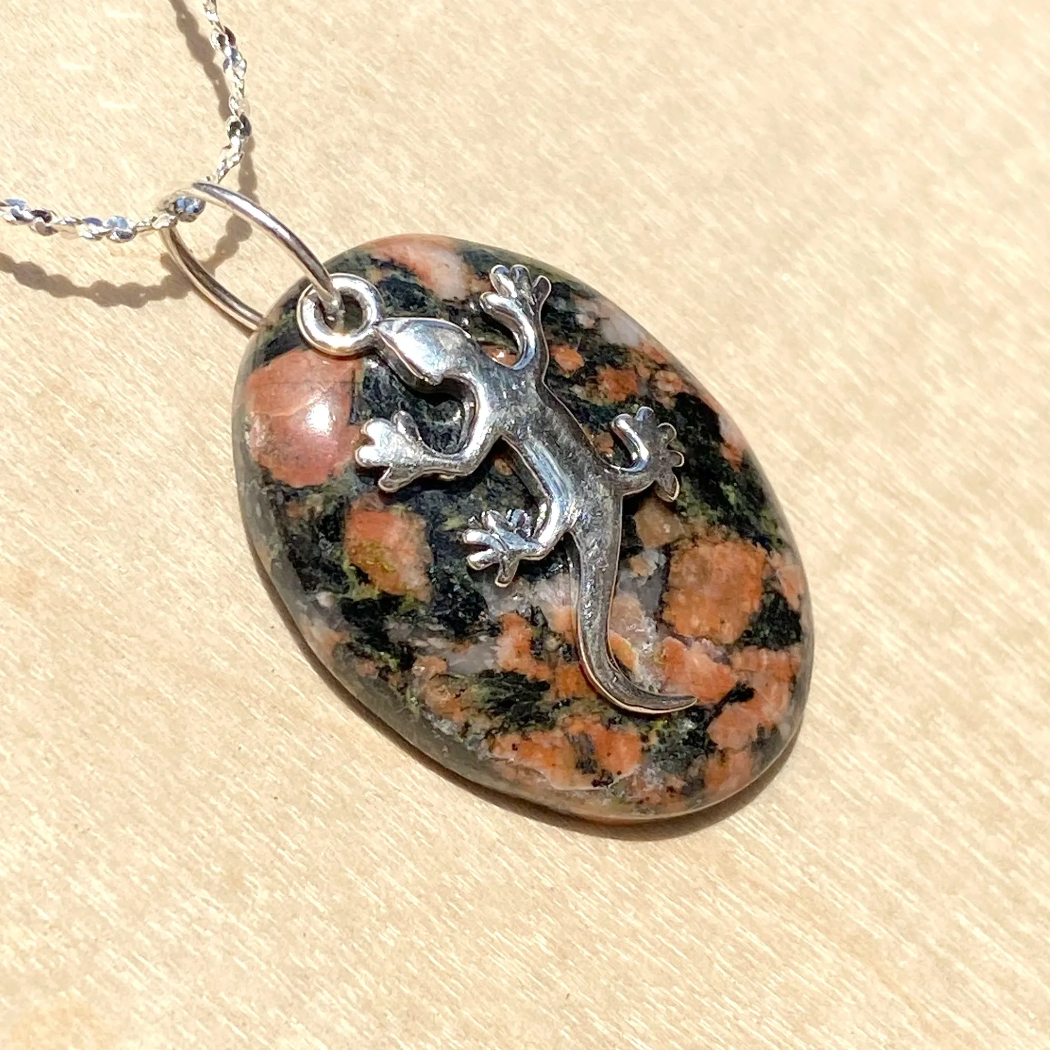 Granite with Lizard Charm Pendant Necklace