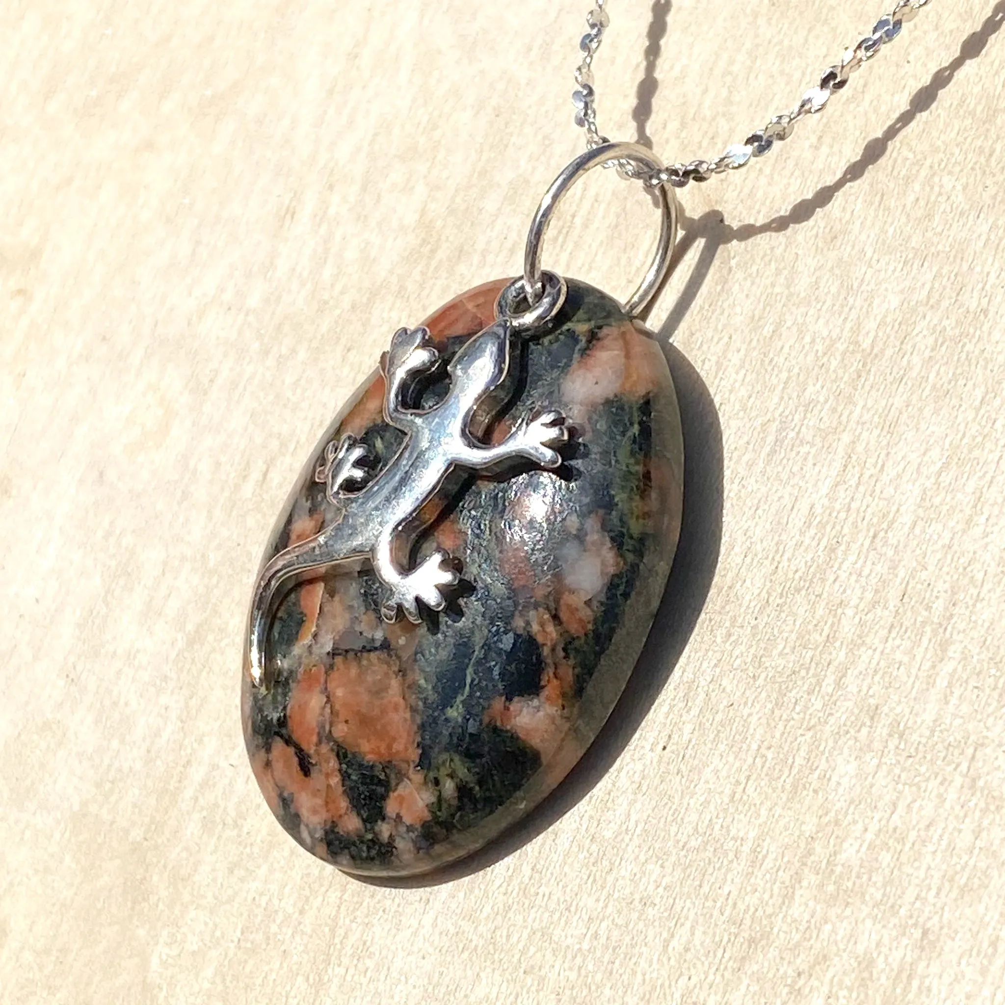 Granite with Lizard Charm Pendant Necklace