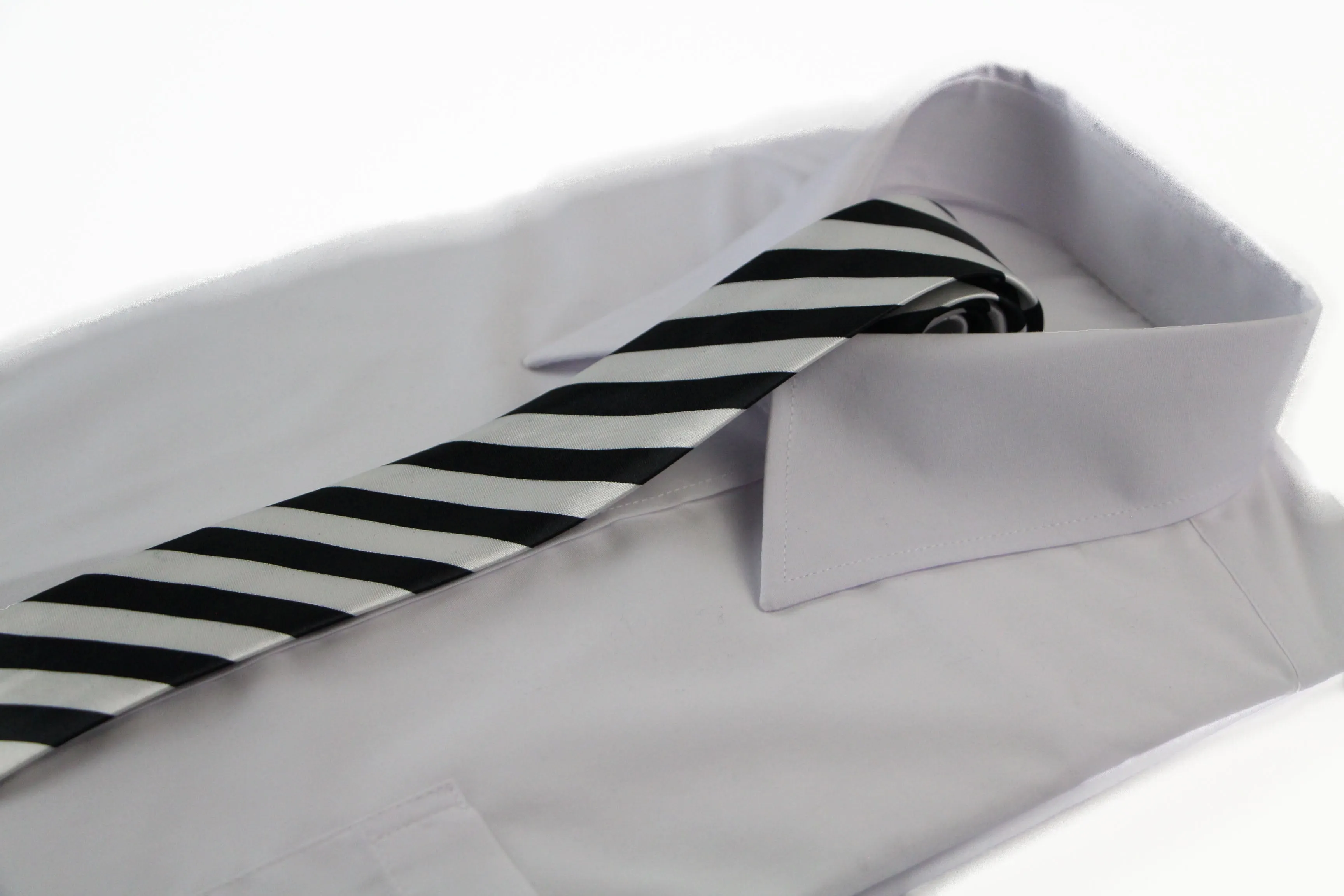 Mens White & Black Thick Diagonal Stripe 5cm Skinny Neck Tie